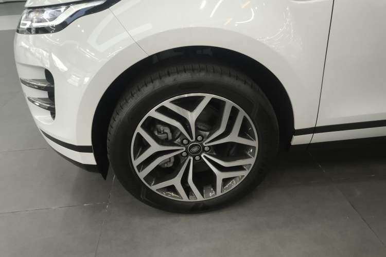 Used Land Rover Range Rover Evoque 2024 Aurora L 249 PS Prestige Light-Chasing Edition
