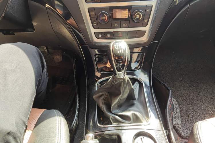 Used Foday Landfort 2017 1.9T Diesel Manual Two-Wheel Drive Flagship Edition 7 Seats