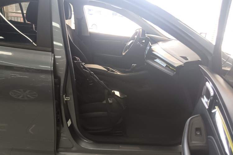 Used Roewe i5 2021 1.5L CVT Platinum Edition