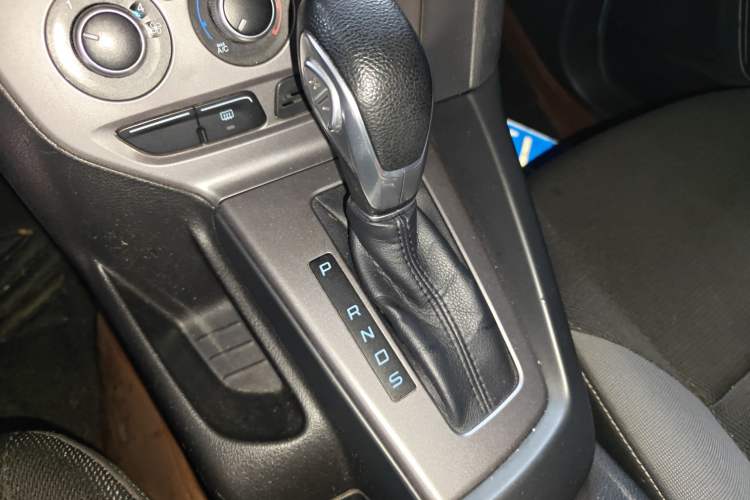 Used Ford Focus 2012 Hatchback 1.6L Automatic Comfort Model Gear Lever