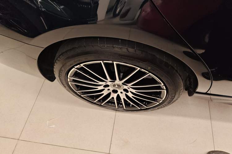 Used Mercedes-Benz C-Class 2023 Restyled C 260 L Night Edition Sports Version Right Rear Wheel Hub