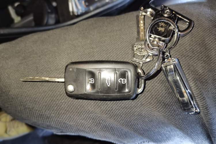 Used Volkswagen Jetta 2015 1.6L Automatic Luxury Model Vehicle Key