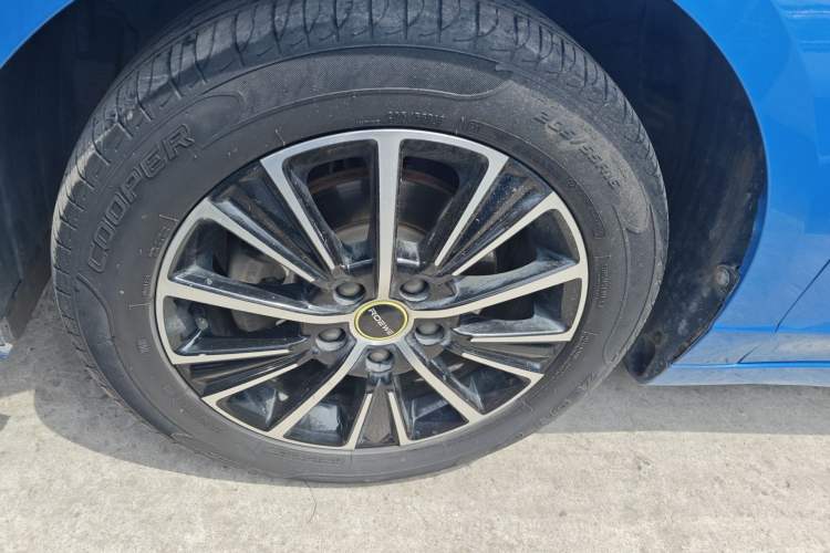 Used Roewe i5 2021 1.5L CVT Diamond Edition Left Front Wheel Hub