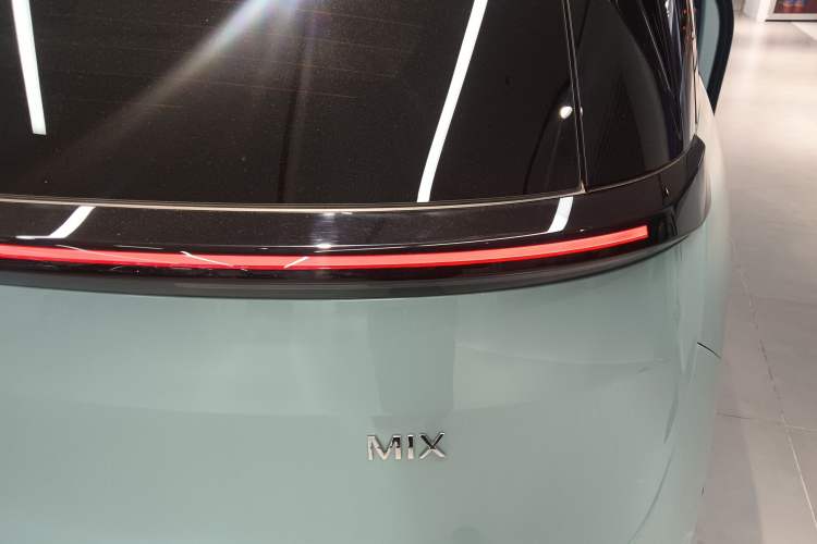 Used Zeekr MIX 2025 Long-Range Intelligent Driving Edition Right Rear Taillight