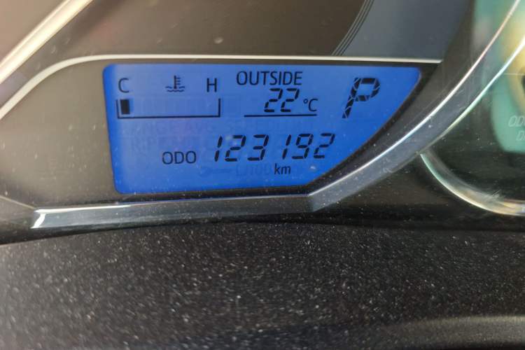 Used Toyota Levin 2017 Revised Version 185T CVT New Sharp Edition China VI Standard Odometer Close Up