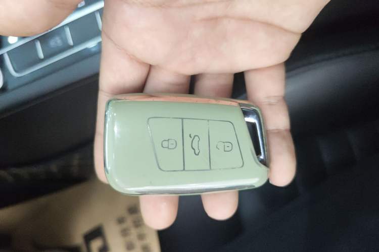 Used Volkswagen Magotan 2019 330TSI DSG Luxury Version China VI Standard Vehicle Key