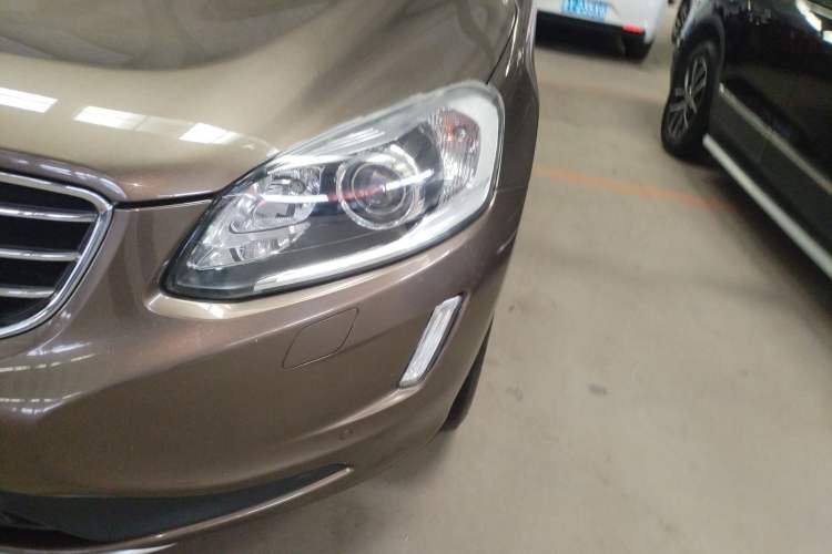 Used Volvo XC60 2016 T5 Smart Version Left Front Headlight