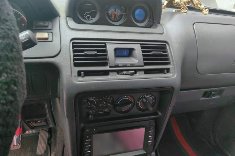 Used Leopaard Heijingang 2013 2.2L Manual Two-Wheel Drive Standard Version Audio And AC Panel