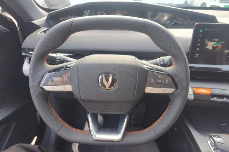 Used Changan UNI-V iDD 2024 Blue Whale Smart Electric iDD 136km ZhiKu Model