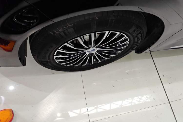 Used Denza D9 2022 EV 620 Prestige Model