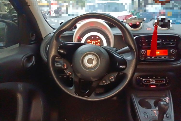 Used smart forfour 2016 1.0L 52 kW Dynamic Edition
