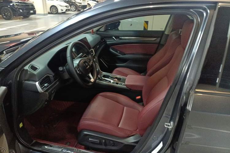 Used Honda Accord 2022 260TURBO Phantom Night · Prestige Edition Left Front Seat