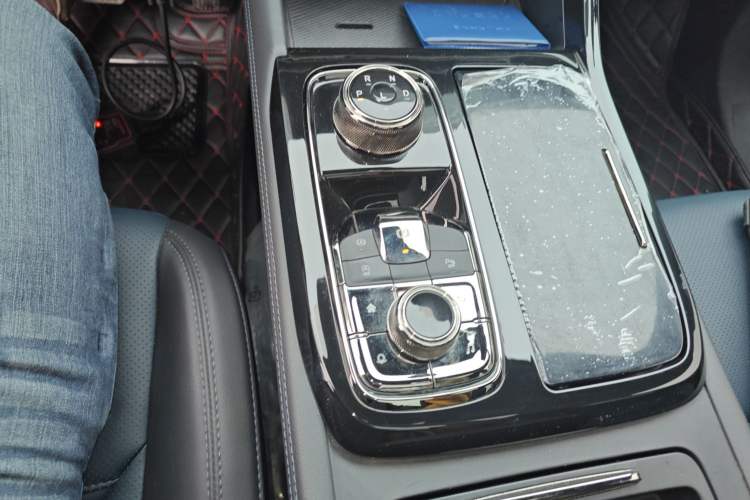 Used Ford Equator Sport 2022 Facelift EcoBoost 170 Prestige Model Gear Lever