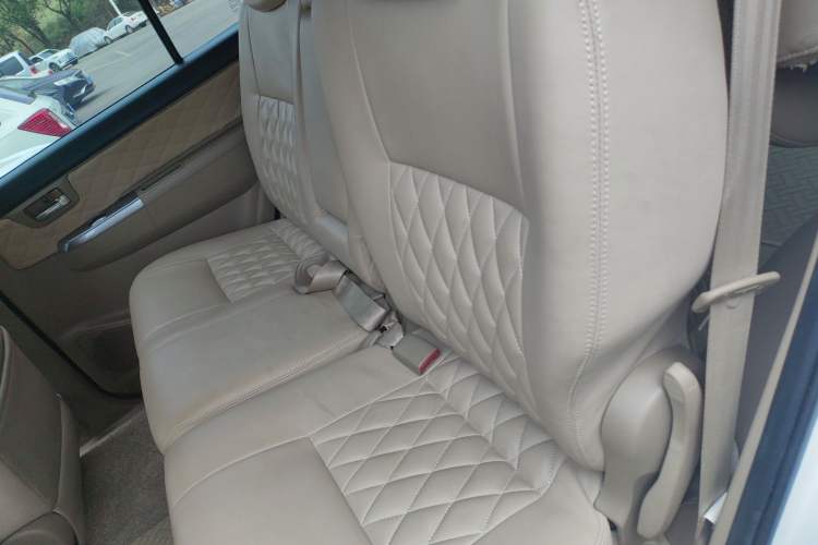 Used Toyota Fortuner 2015 2.7L Standard Edition
