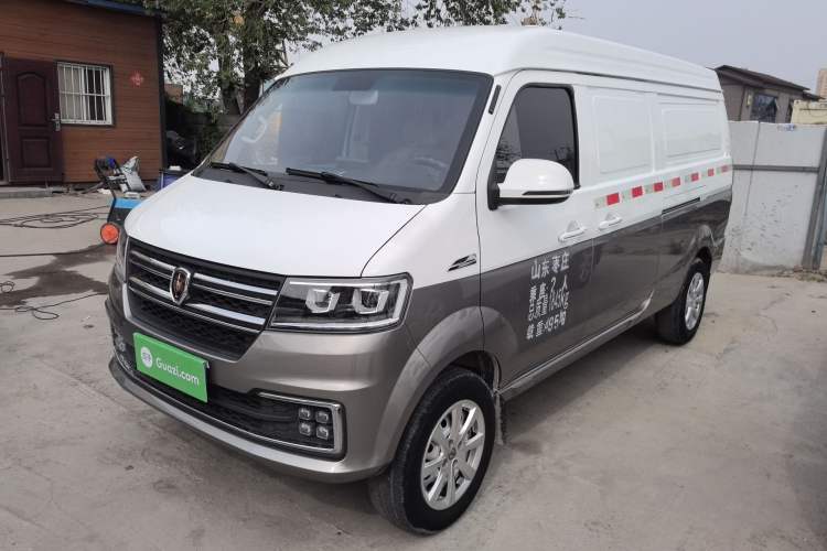 Used Jinbei New Hiace S 2023 1.5L Wealth Edition Van 2/5-Seater Air-Conditioned Model SWC15M