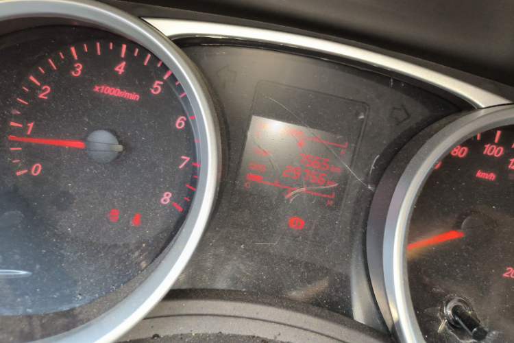 Used Wuling Hongguang 2021 1.5L S Standard Version LAR Odometer Close Up