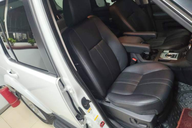 Used Land Rover Discovery 2015 3.0 SDV6 HSE Diesel Version Right Front Seat