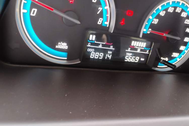 Used Baojun 730 2014 1.5L manual luxury trim 7 seats
