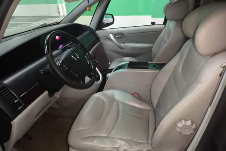 Used Luxgen MASTER CEO 2013 2.2T Executive Edition
