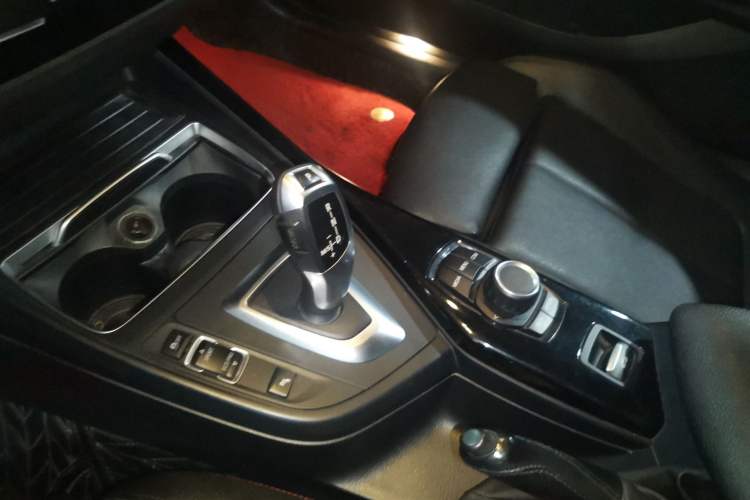 Used BMW 2 Series 2018 220i Convertible Coupe Sports Design Package