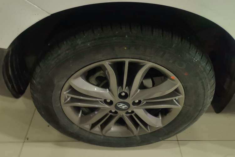 Used Hyundai ix35 2015 2.0L Automatic 2WD Smart Type China IV Right Rear Wheel Hub