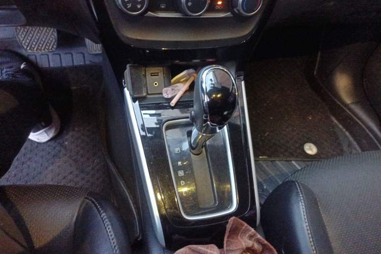 Used Nissan Sylphy 2016 1.6 XL CVT Deluxe Edition Gear Lever