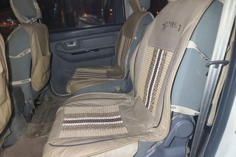 Used BAIC Weiwang M20 2014 1.5L practical type BJ415A Left Rear Seat
