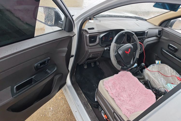 Used Wuling Hongguang V 2022 1.5L Enjoy Edition Electric-Powered LAR
