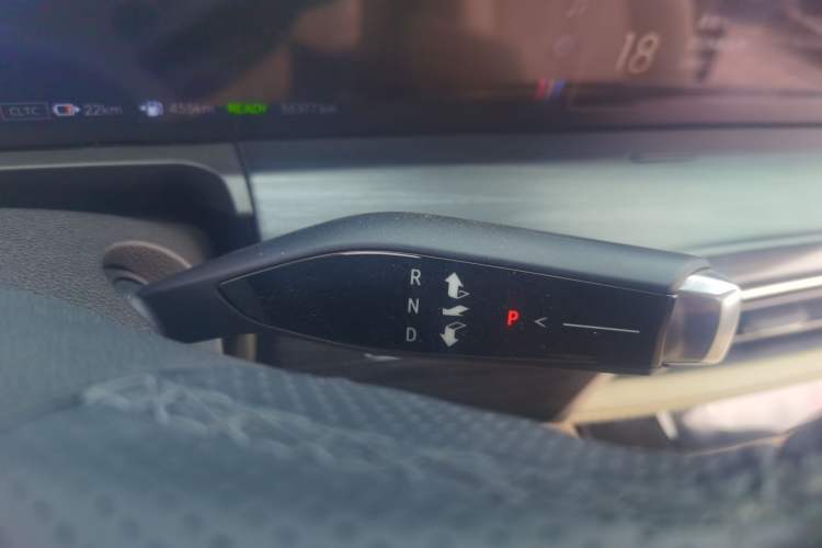 Used Buick GL8 New Energy 2025 Lu Shang Smart Enjoyment Edition 7-Seater
