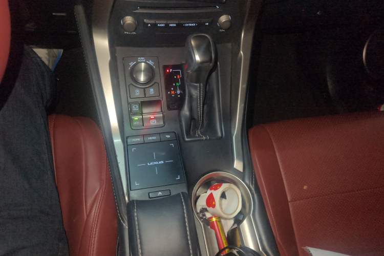 Used Lexus NX 2018 200 Front-Wheel-Drive X-Trail Version China V Standard Gear Lever