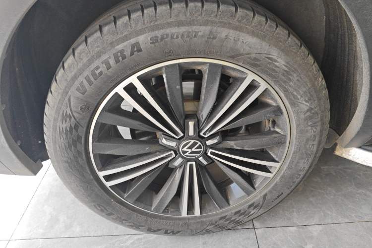 Used Volkswagen Tiguan L 2021 330TSI Automatic Two-Wheel Drive Smart Edition