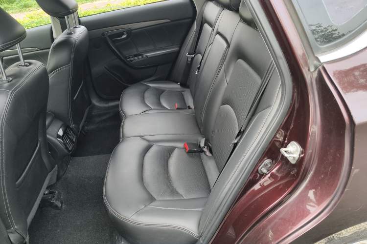 Used GAC Trumpchi GA6 2016 235T DCT Elite Edition Left Rear Seat