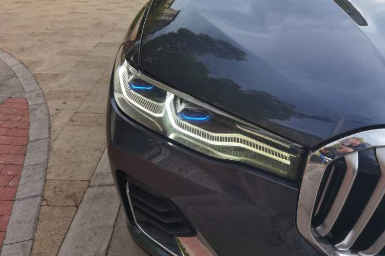 Used BMW X7 2019 xDrive40i Luxury Package with Leading Features
