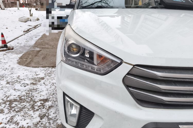 Used Hyundai ix25 2015 1.6L Automatic Two-Wheel-Drive Deluxe DLX Model
