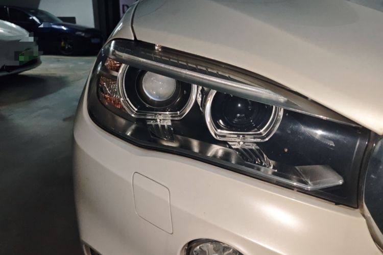 Used BMW X5 2018 xDrive28i Right Front Headlight