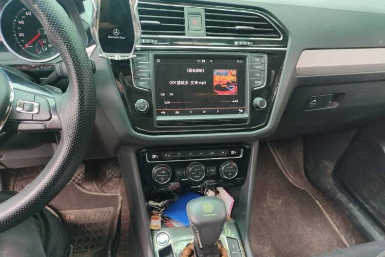 Used Volkswagen Tiguan L 2018 330TSI Automatic Two-Wheel Drive Luxury Edition Audio And AC Panel