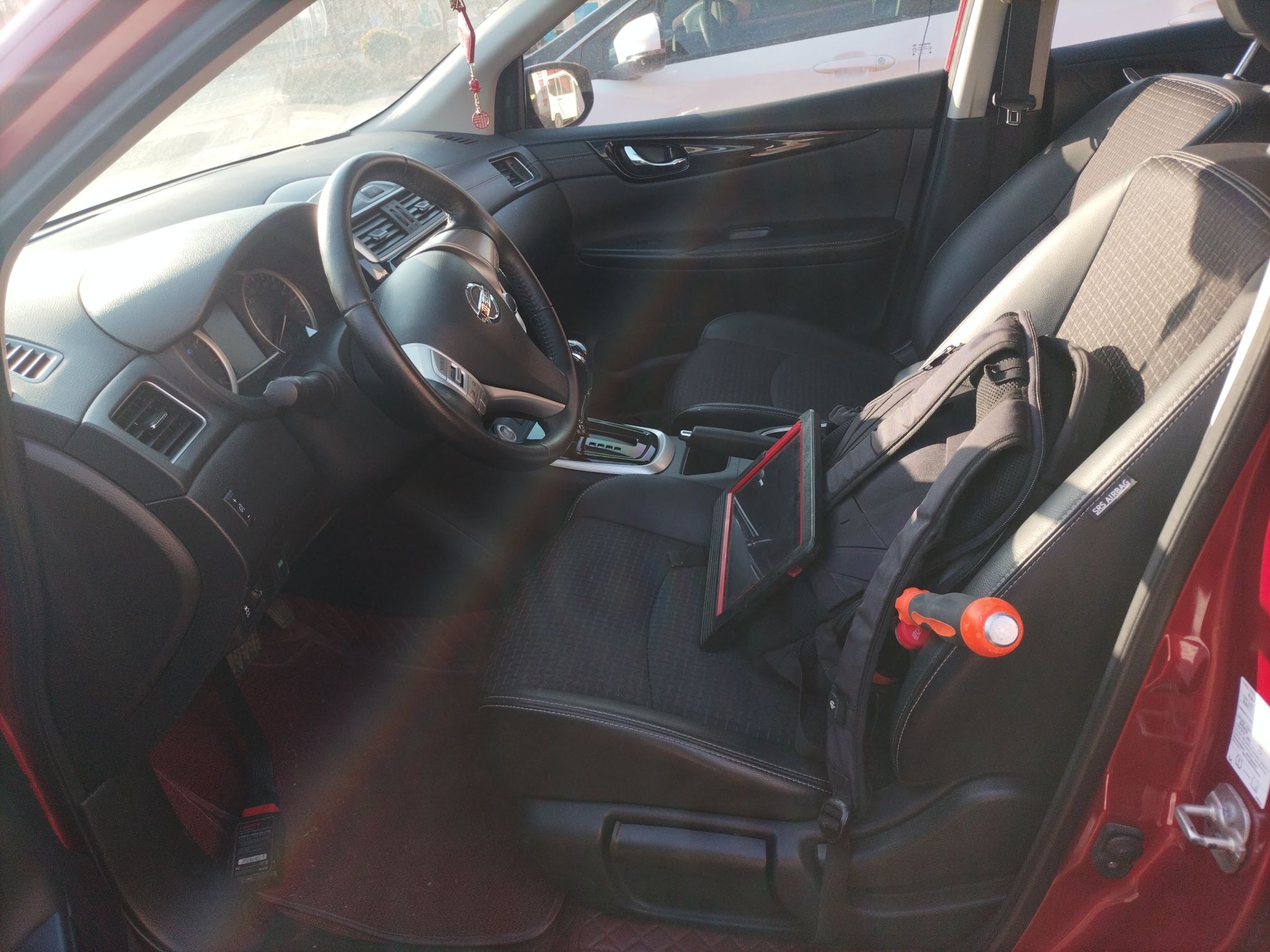 Переднее сиденье в автомобиле