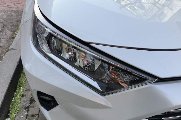 Used Toyota RAV4 2021 2.0L CVT Two-Wheel Drive Fashion Edition
