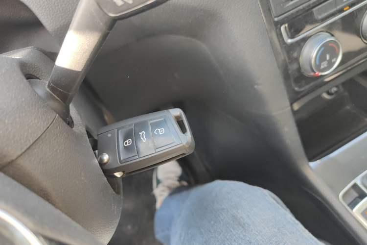 Used Volkswagen Golf Sportsvan 2016 230TSI Manual Entry-Level Trim