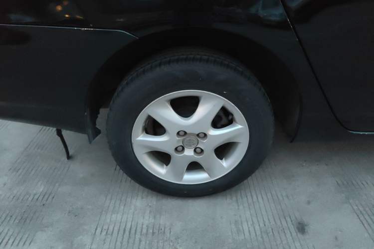 Used Toyota Corolla EX 2013 1.6L Manual Excellence Edition Exterior 5