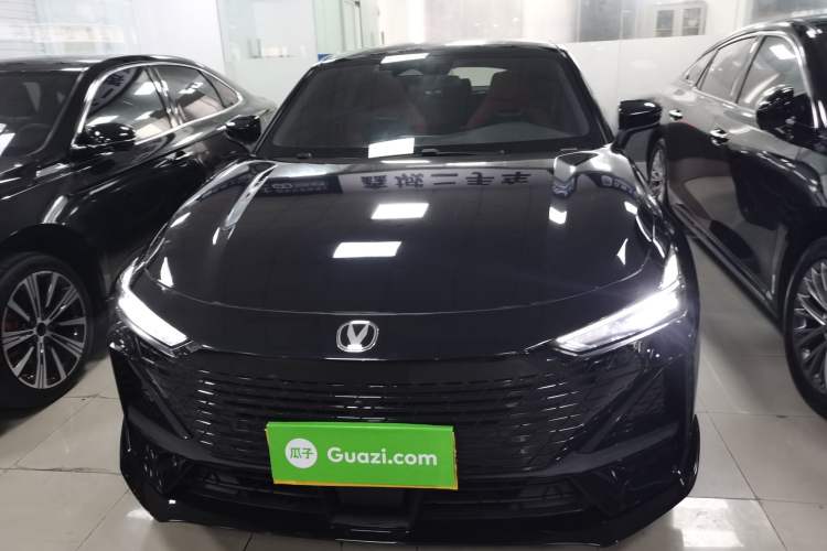 Used CHANGAN UNI-V 2023 1.5T Sport Edition Front