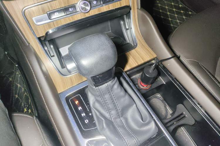 Used Roewe RX8 2019 30T Smart Connectivity All-Wheel Drive Supreme Edition
