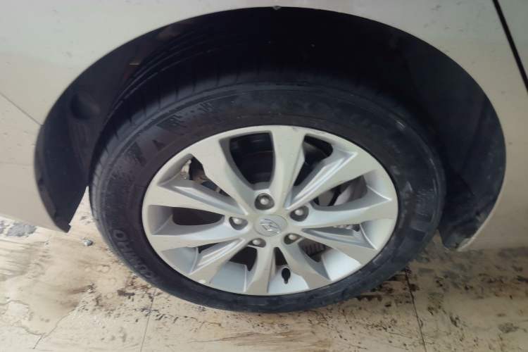 Used Hyundai Elantra (5th Generation / Langdong) 2016 1.6L Automatic Prestige Model Right Rear Wheel Hub