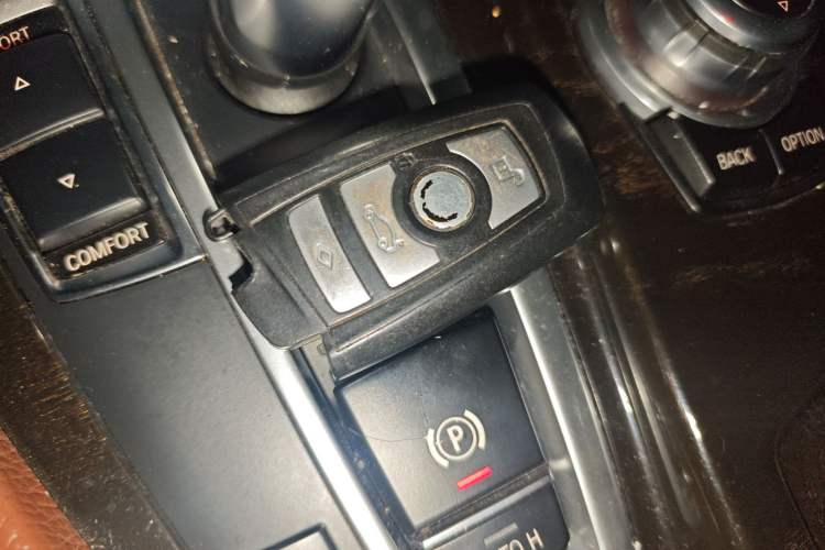 Used BMW 5 Series 2014 525Li Leading Model