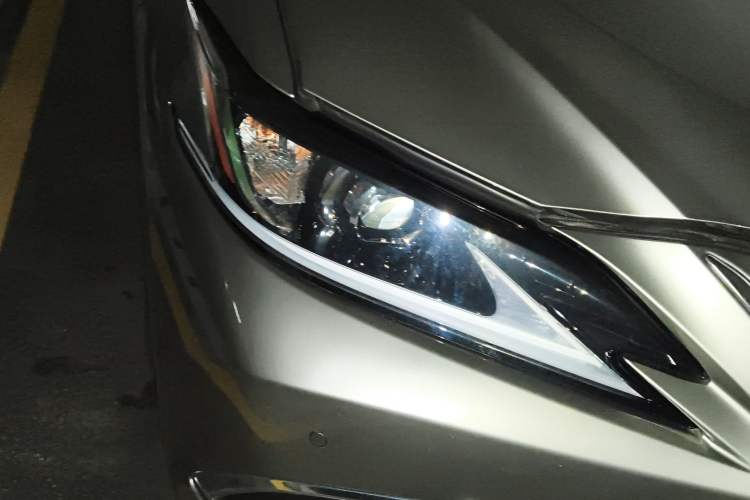 Used Lexus ES 2023 200 Excellence Edition
