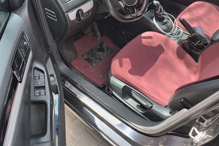 Used Volkswagen Sagitar 2015 230TSI Automatic Comfort Version
