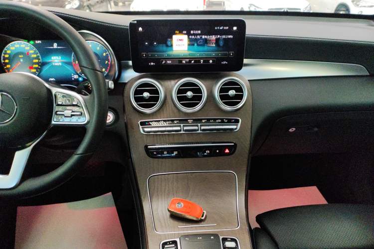 Used Mercedes-Benz GLC 2020 Facelift GLC 300 L 4MATIC Dynamic Edition