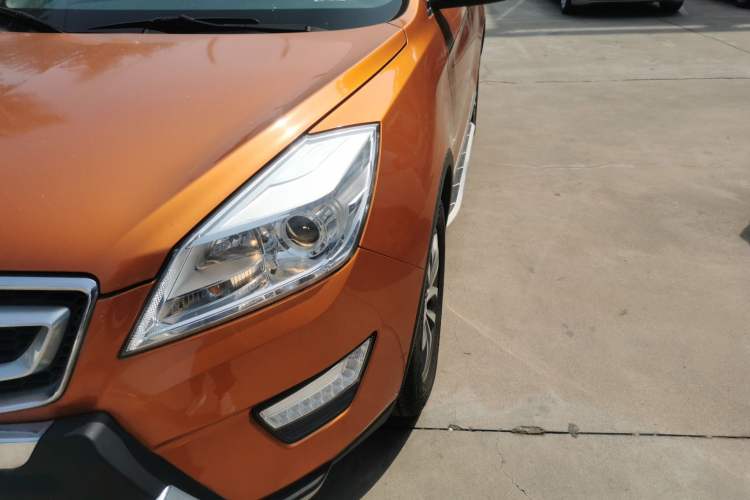 Used BAIC Senova X65 2015 2.0T Automatic Elite Model Left Front Headlight