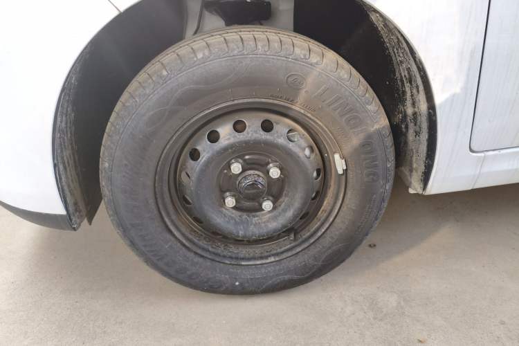 Used Wuling Hongguang New Energy 2024 All-Electric Model 300KM Standard Version
