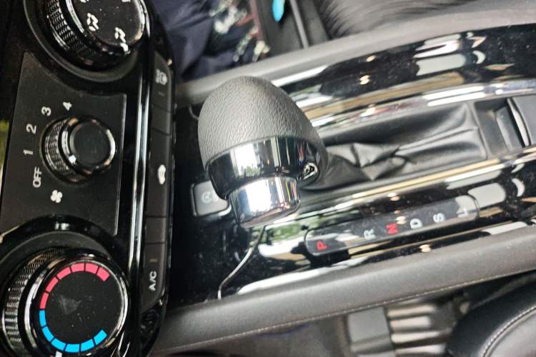 Used Honda Vezel 2020 1.5L CVT Pioneer Edition Gear Lever